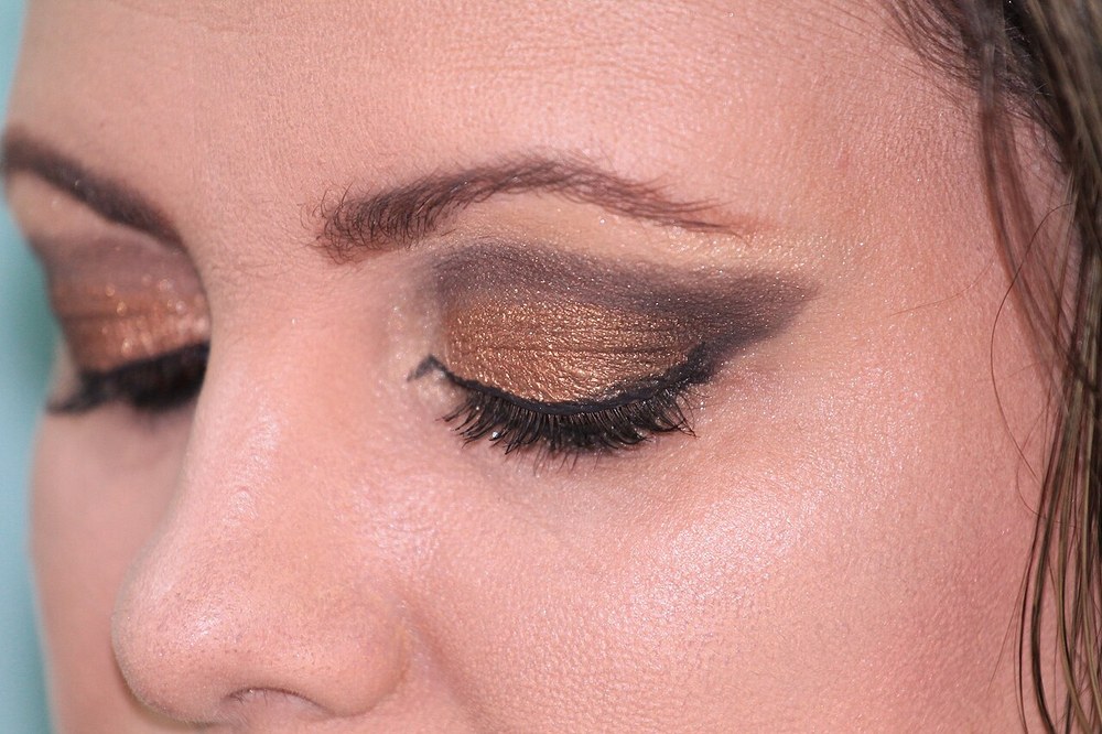 Close-up of eye makeup and eyeshadow layered on the eyelid